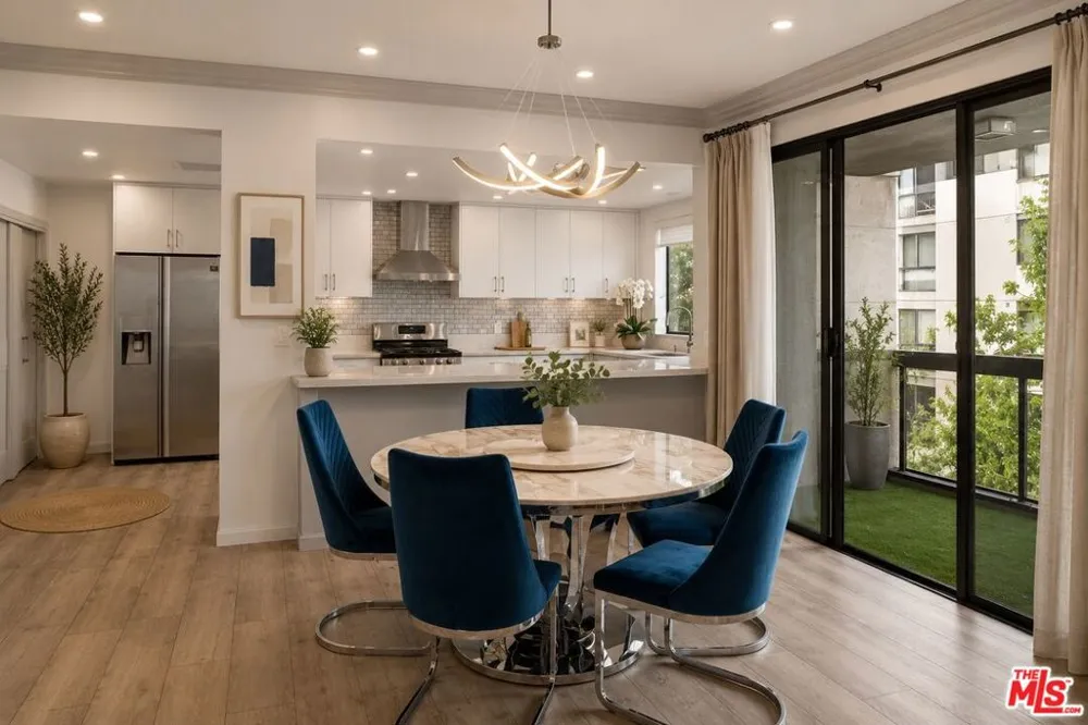 324 Palm Drive #307 Beverly Hills, CA 90210