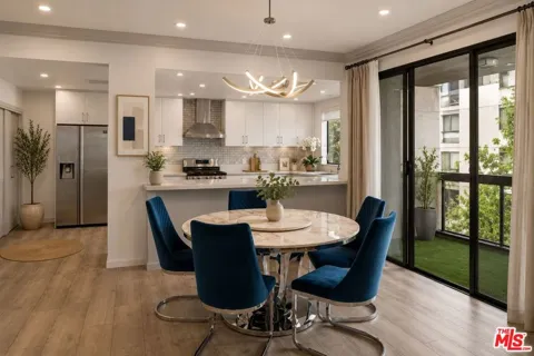324 Palm Drive #307