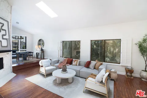 1434 Greenfield Avenue #303