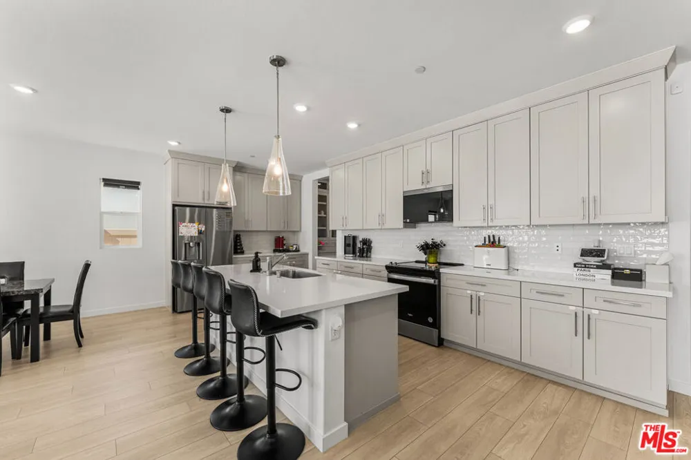 42831 Coronet Drive Lancaster, CA 93536
