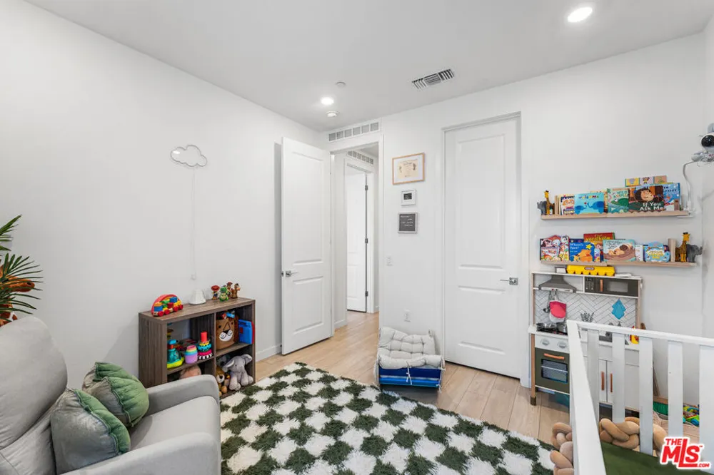 42831 Coronet Drive Lancaster, CA 93536