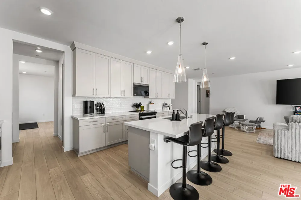42831 Coronet Drive Lancaster, CA 93536