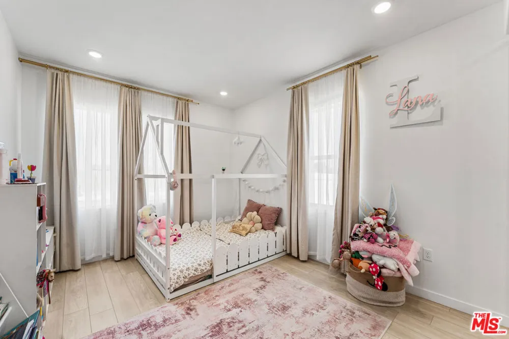 42831 Coronet Drive Lancaster, CA 93536
