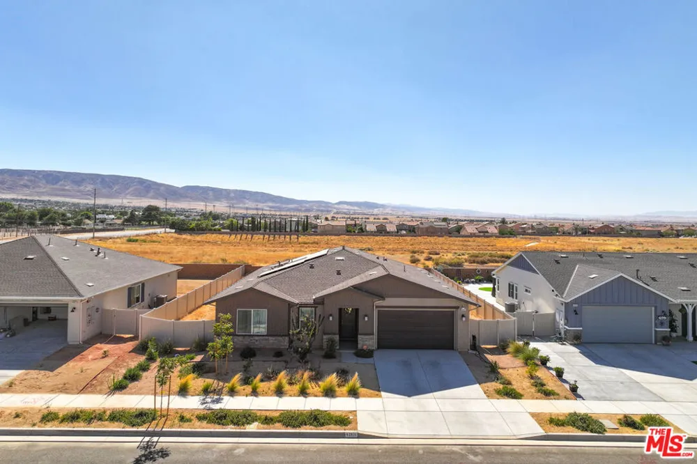42831 Coronet Drive Lancaster, CA 93536