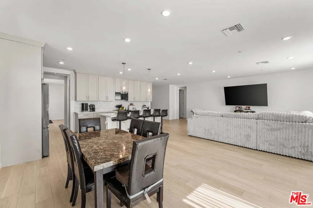 42831 Coronet Drive Lancaster, CA 93536
