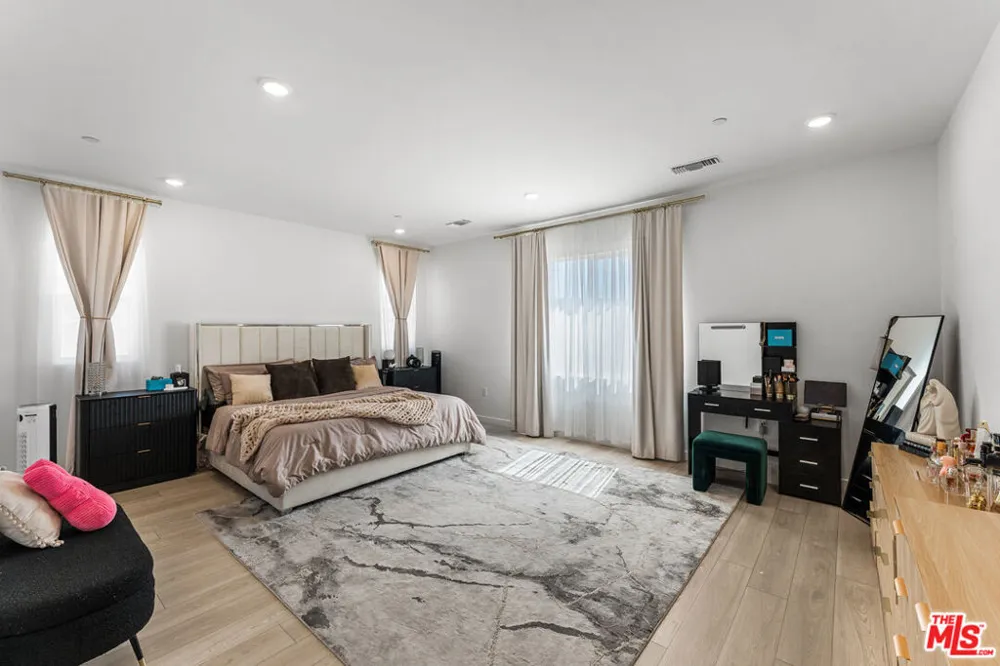 42831 Coronet Drive Lancaster, CA 93536
