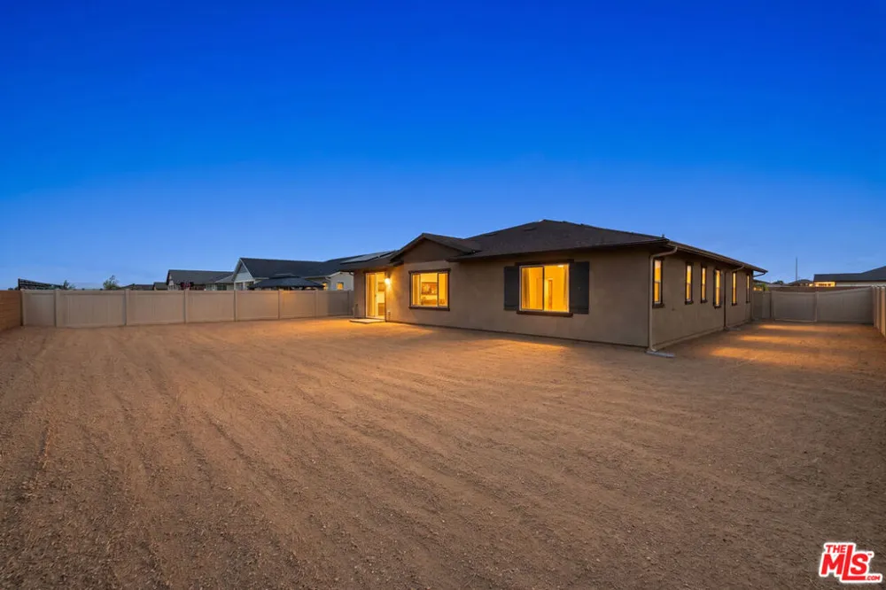 42831 Coronet Drive Lancaster, CA 93536