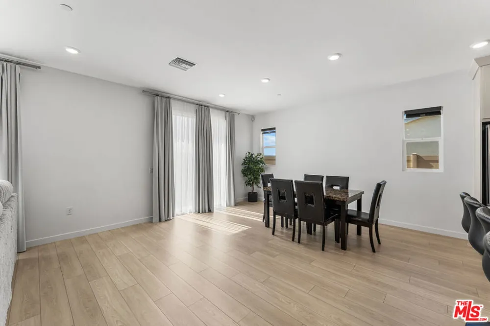 42831 Coronet Drive Lancaster, CA 93536