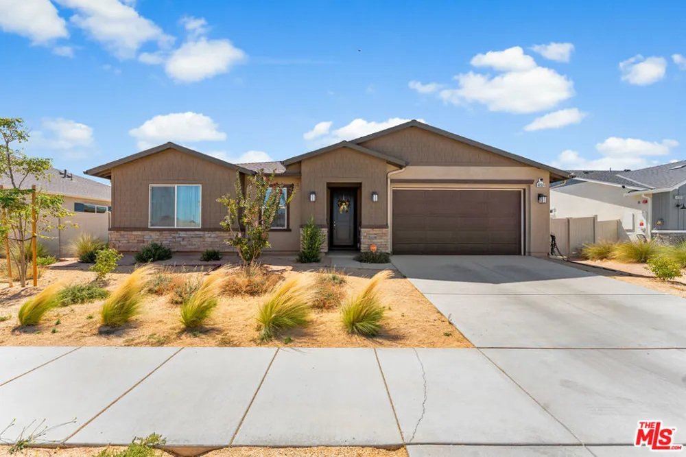 42831 Coronet Drive Lancaster, CA 93536