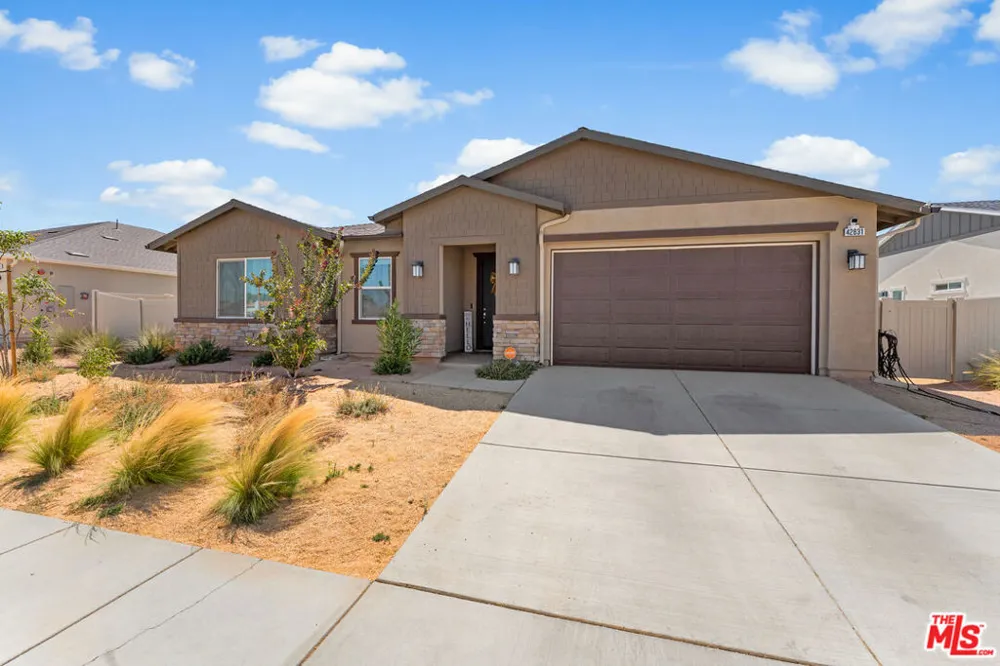 42831 Coronet Drive Lancaster, CA 93536