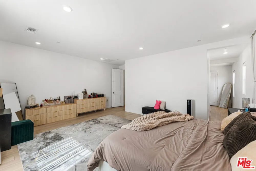 42831 Coronet Drive Lancaster, CA 93536