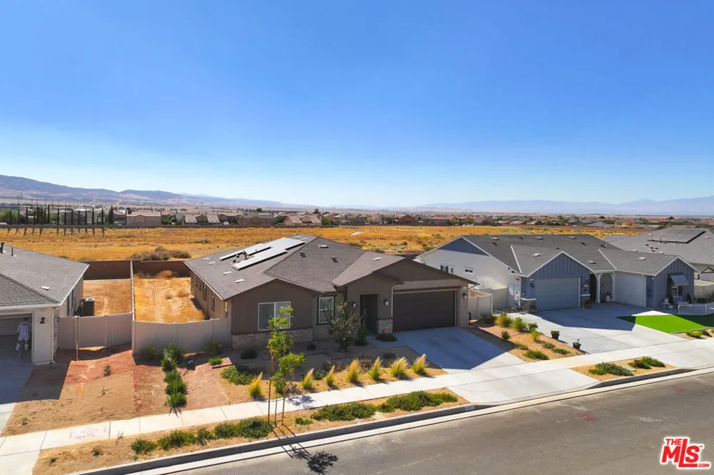 42831 Coronet Drive Lancaster, CA 93536