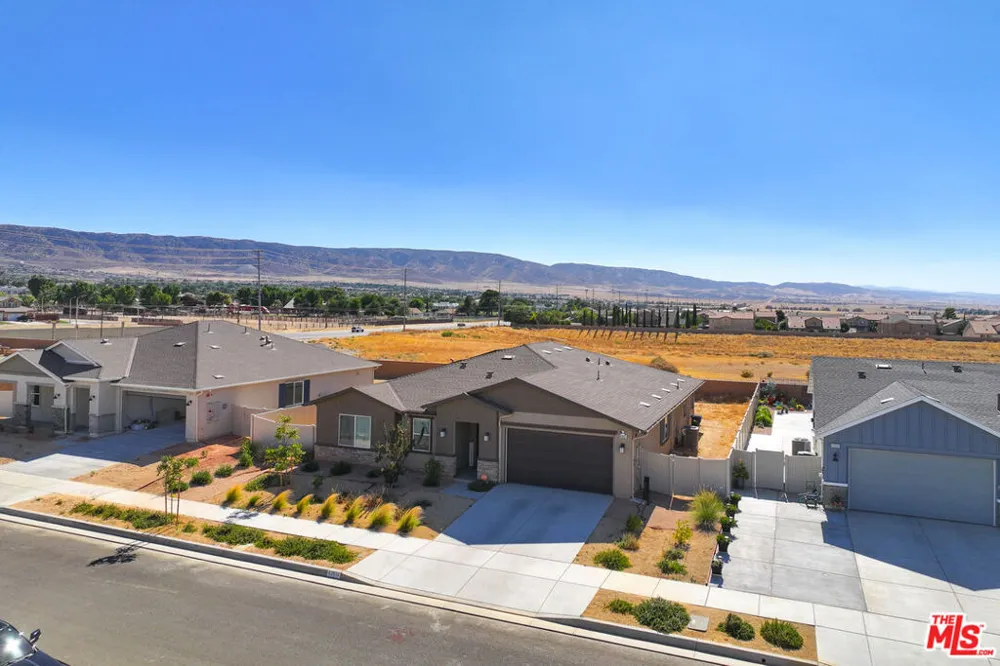 42831 Coronet Drive Lancaster, CA 93536