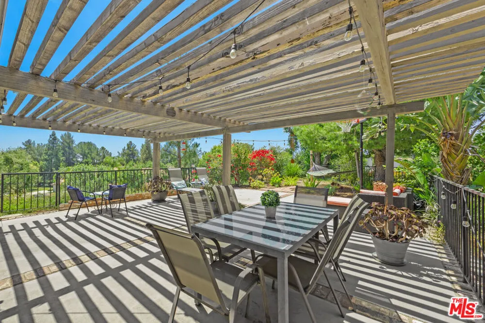 19220 Index Street #2 Porter Ranch, CA 91326