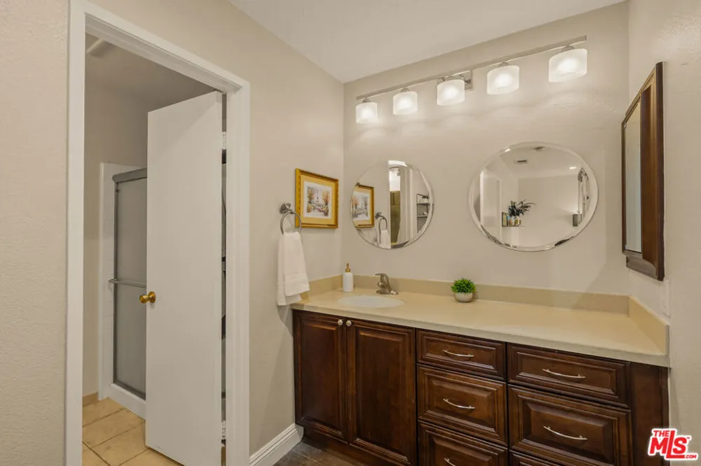 19220 Index Street #2 Porter Ranch, CA 91326