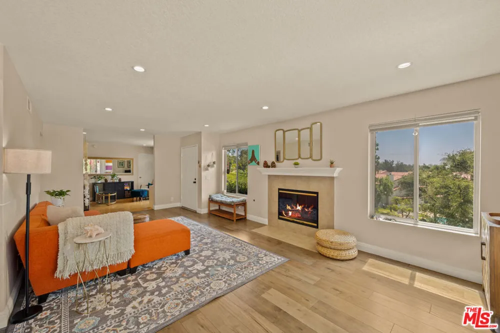 19220 Index Street #2 Porter Ranch, CA 91326