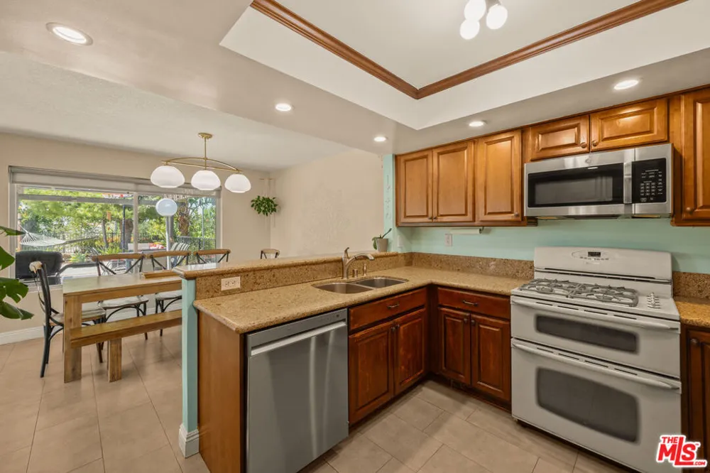 19220 Index Street #2 Porter Ranch, CA 91326