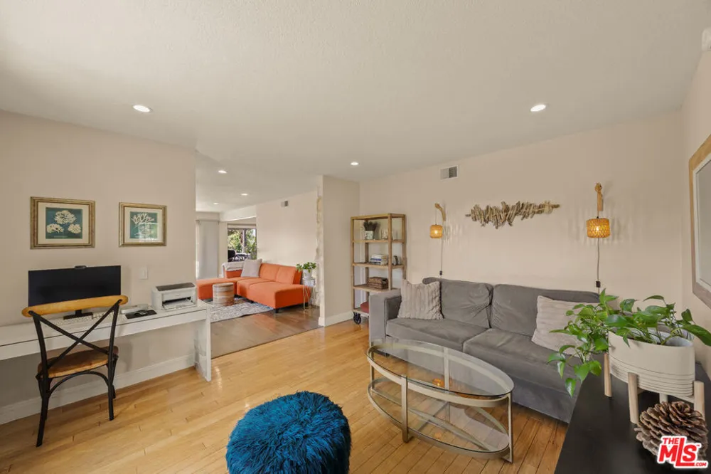 19220 Index Street #2 Porter Ranch, CA 91326