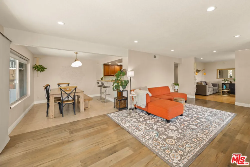 19220 Index Street #2 Porter Ranch, CA 91326