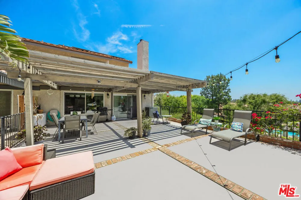 19220 Index Street #2 Porter Ranch, CA 91326