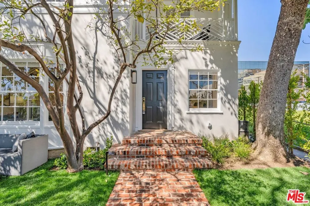135 S Linden Drive Beverly Hills, CA 90212