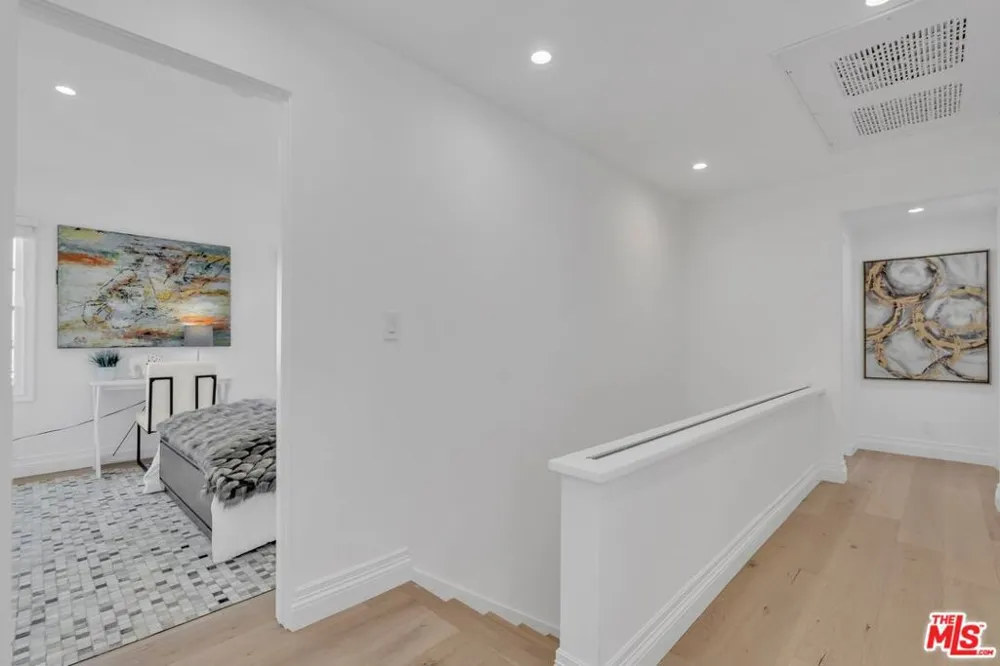 135 S Linden Drive Beverly Hills, CA 90212