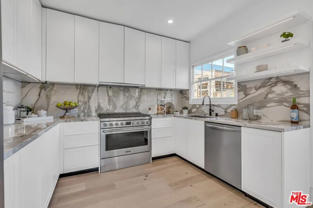 135 S Linden Drive Beverly Hills, CA 90212