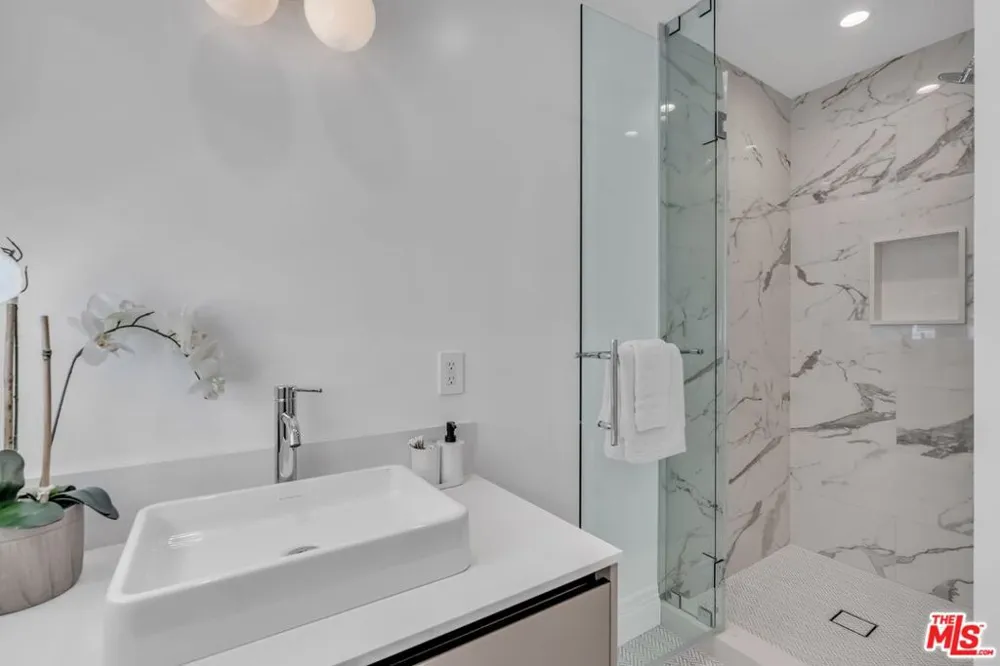 135 S Linden Drive Beverly Hills, CA 90212