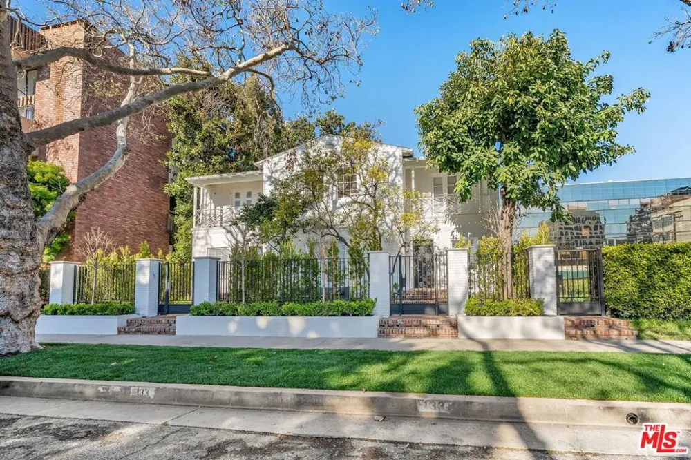 135 S Linden Drive Beverly Hills, CA 90212