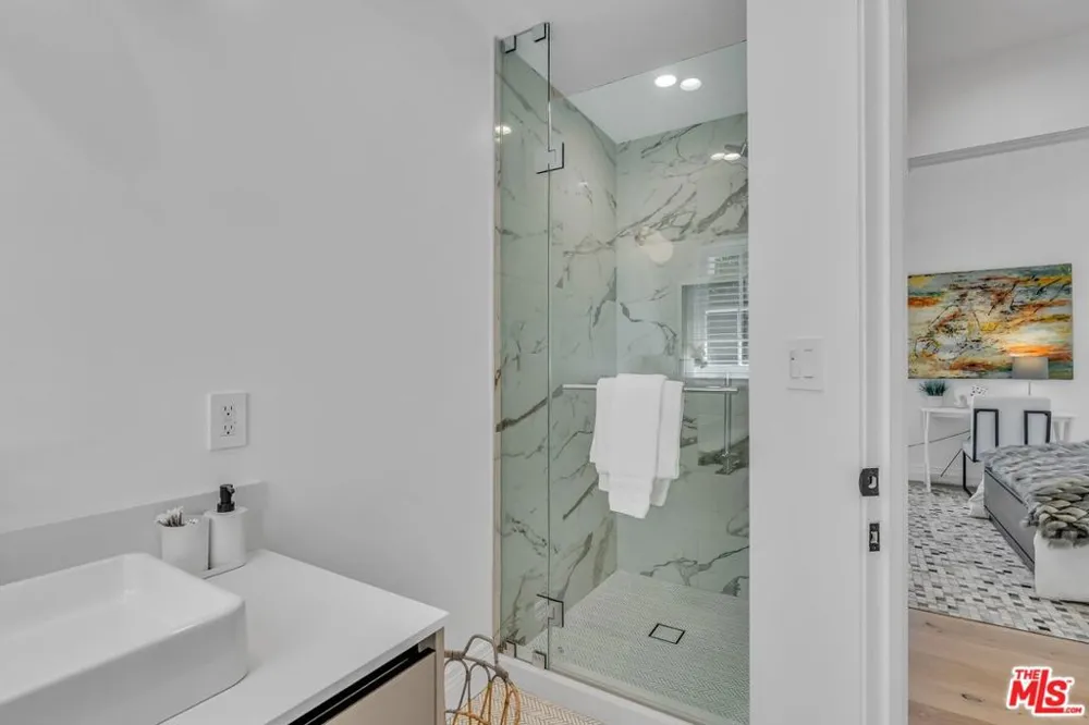 135 S Linden Drive Beverly Hills, CA 90212