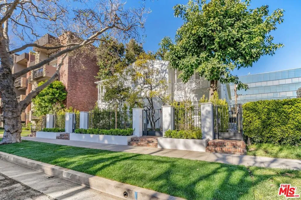 135 S Linden Drive Beverly Hills, CA 90212