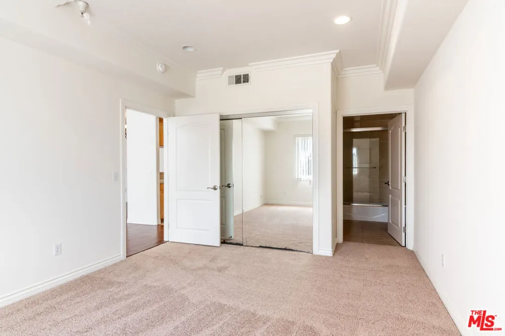 3328 OAKHURST AVENUE #206 Los Angeles, CA 90034