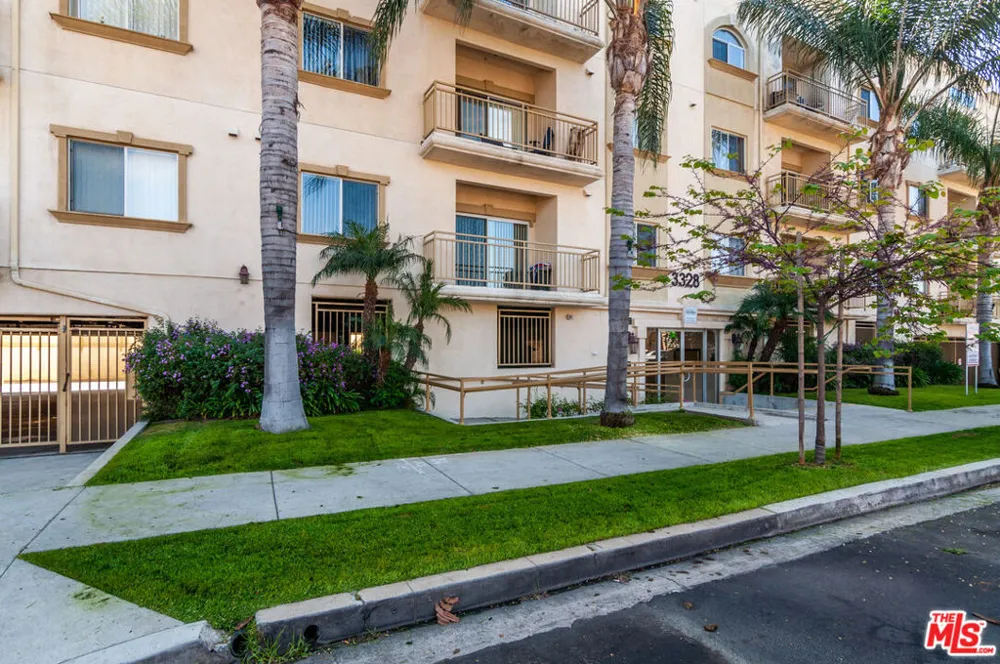 3328 OAKHURST AVENUE #206 Los Angeles, CA 90034
