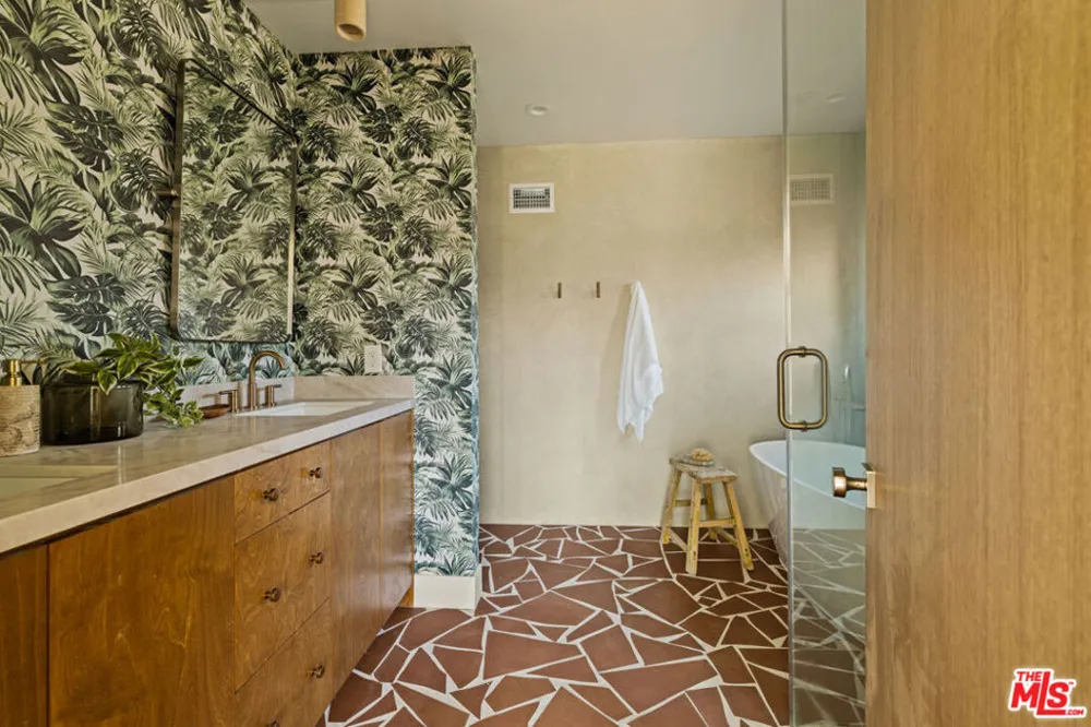 8140 Calabar Avenue Playa del Rey, CA 90293