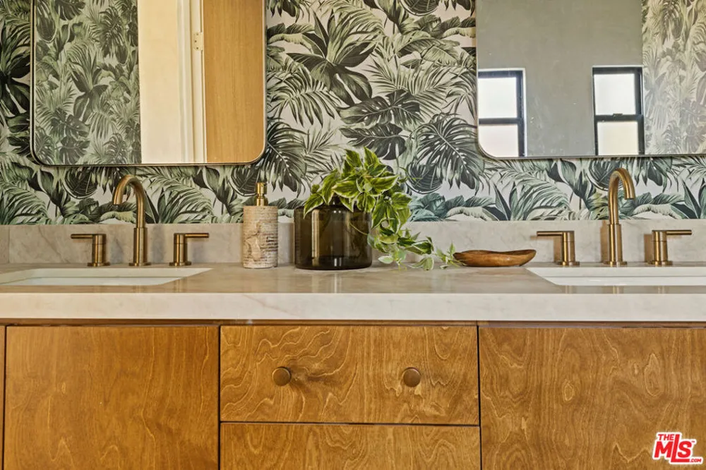 8140 Calabar Avenue Playa del Rey, CA 90293