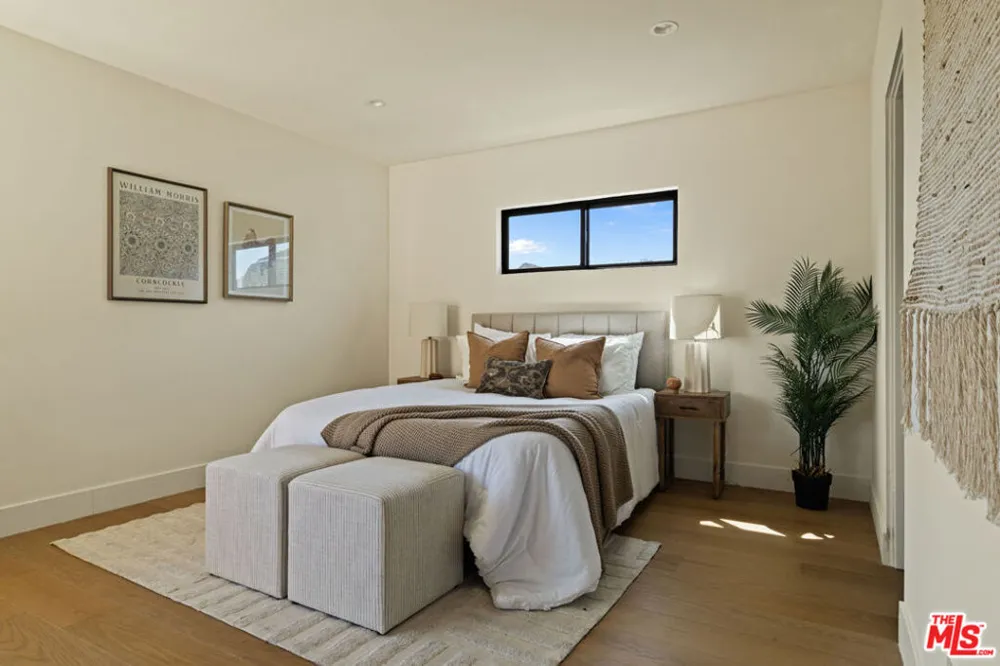 8140 Calabar Avenue Playa del Rey, CA 90293