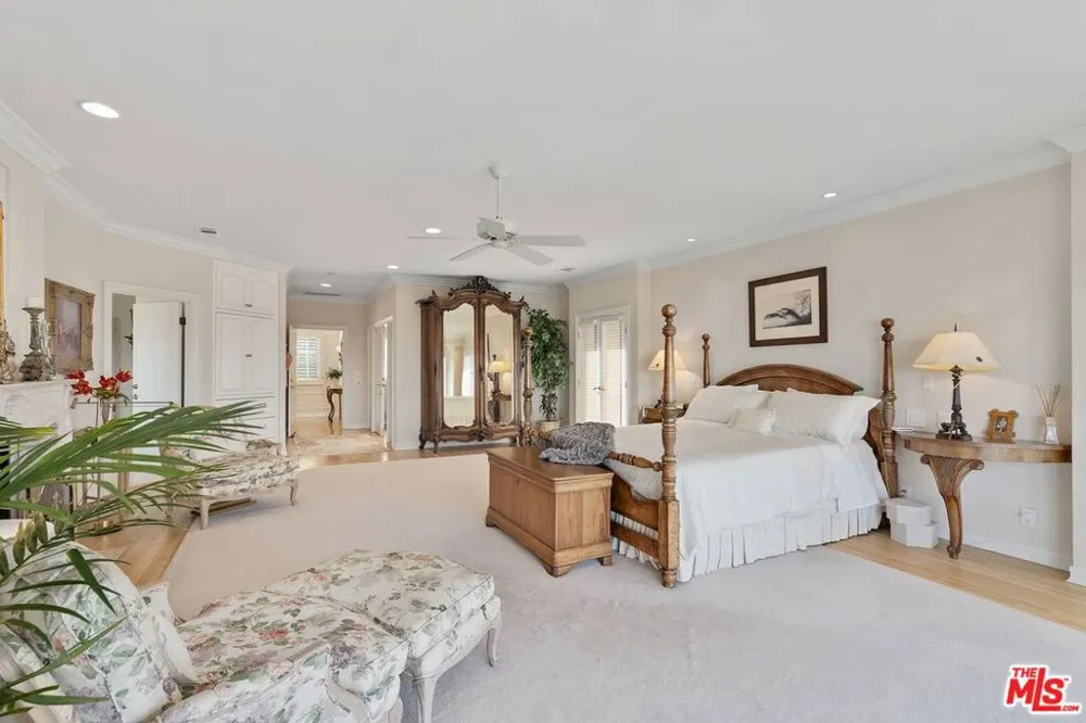 3324 Alana Drive Sherman Oaks, CA 91403