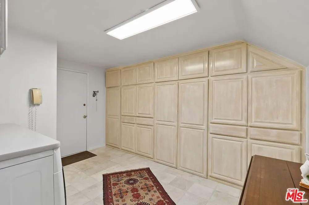 3324 Alana Drive Sherman Oaks, CA 91403