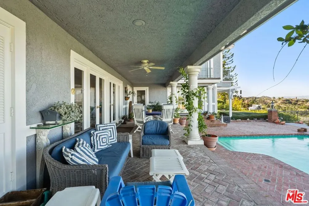 3324 Alana Drive Sherman Oaks, CA 91403