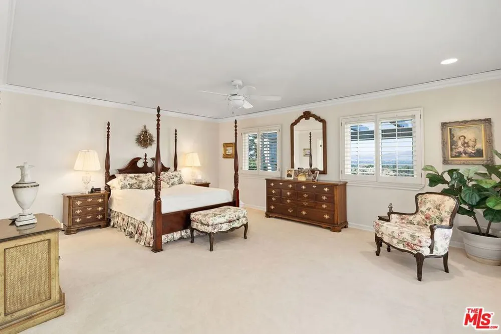 3324 Alana Drive Sherman Oaks, CA 91403