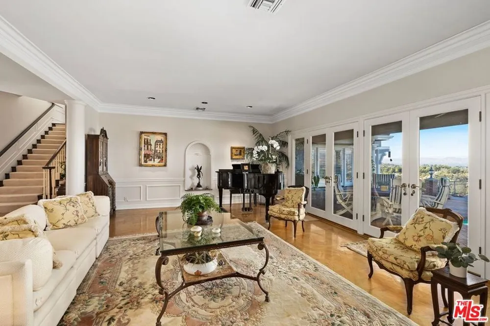 3324 Alana Drive Sherman Oaks, CA 91403