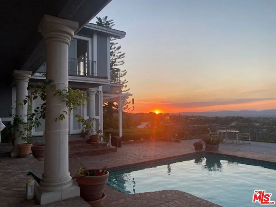 3324 Alana Drive Sherman Oaks, CA 91403