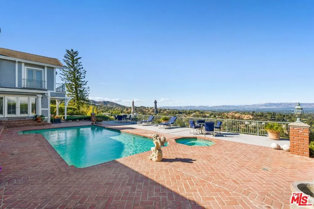 3324 Alana Drive Sherman Oaks, CA 91403