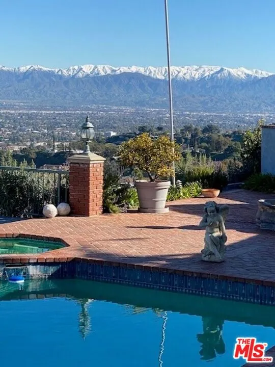 3324 Alana Drive Sherman Oaks, CA 91403