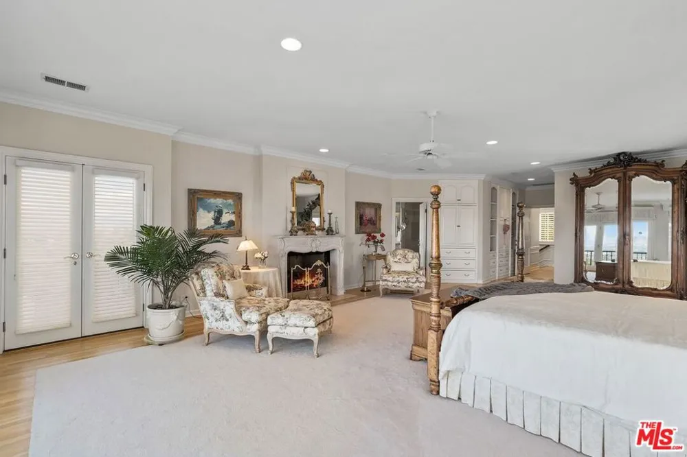 3324 Alana Drive Sherman Oaks, CA 91403