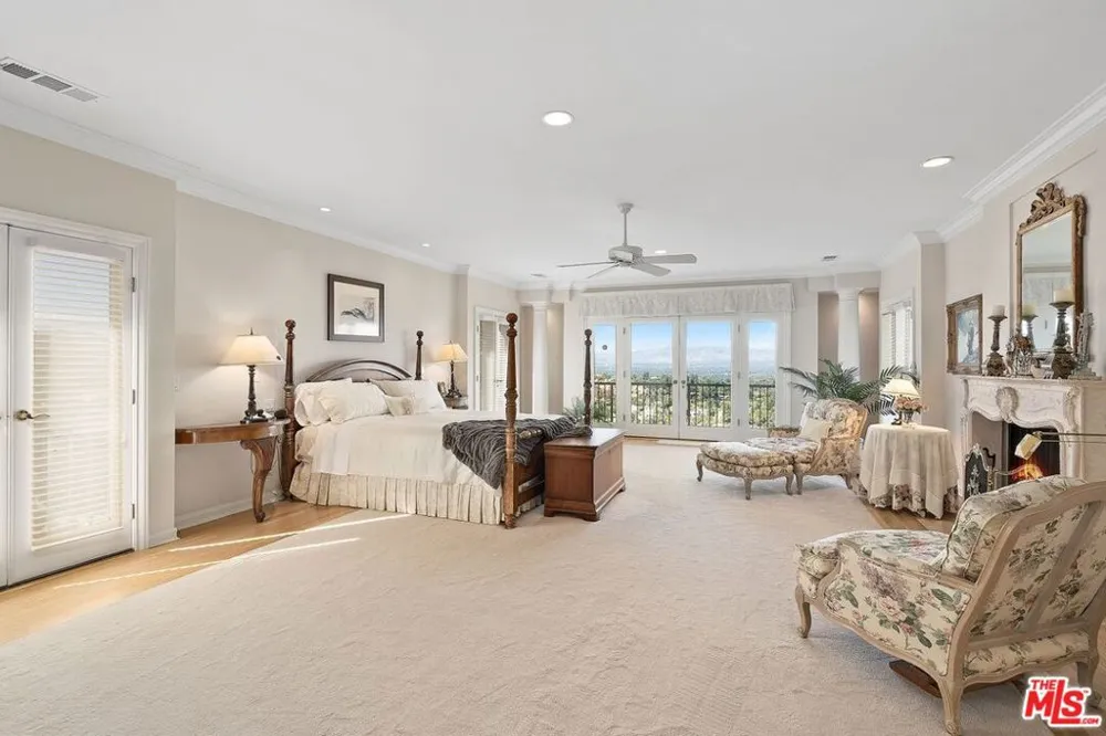 3324 Alana Drive Sherman Oaks, CA 91403