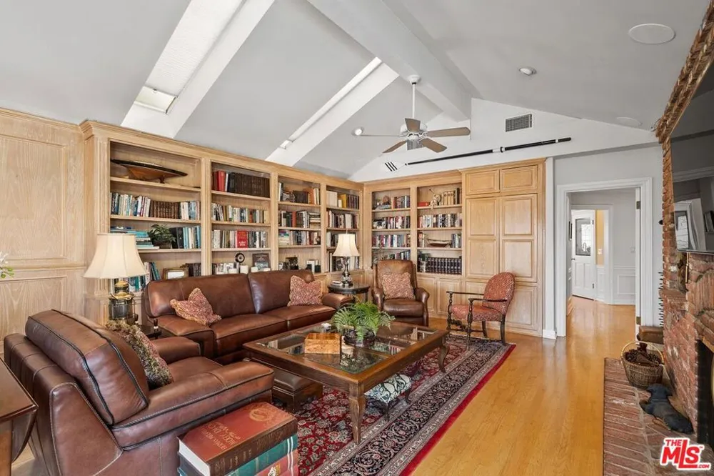 3324 Alana Drive Sherman Oaks, CA 91403