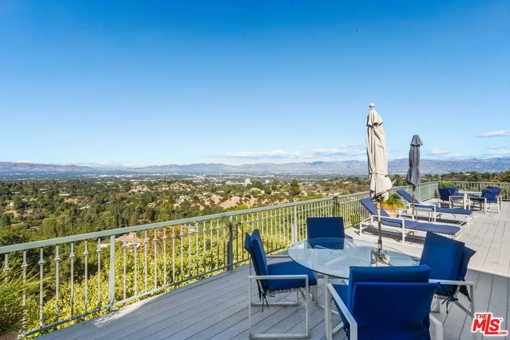 3324 Alana Drive Sherman Oaks, CA 91403