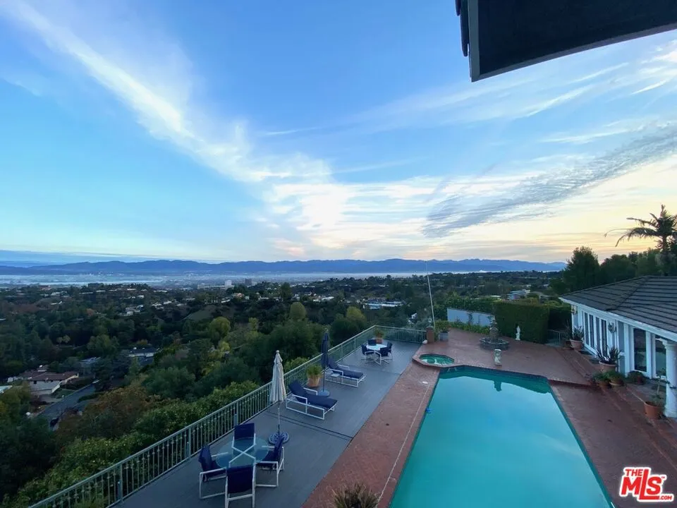 3324 Alana Drive Sherman Oaks, CA 91403