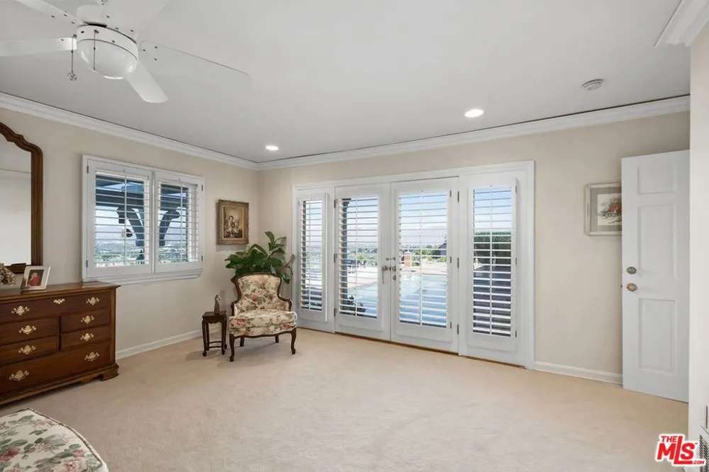 3324 Alana Drive Sherman Oaks, CA 91403